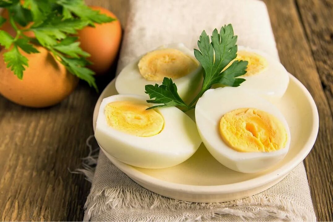 βραστά αυγά για πρωινό